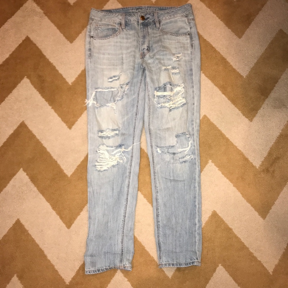 American Eagle tomgirl fit jeans